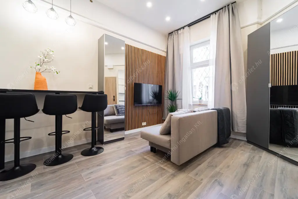 Kiadó albérlet 280000 Ft/hó áron: Budapest, VI. kerület  Dessewffy utca. Mérete: 30 nm, 1 szobás | Alberlet.hu - 6585293