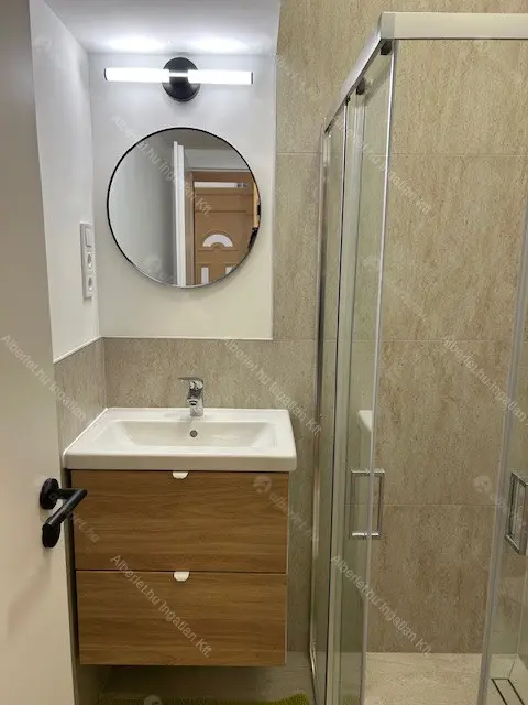 Kiadó albérlet 285000 Ft/hó áron: Budapest, VI. kerület  Dessewffy utca. Mérete: 39 nm, 1 szobás | Alberlet.hu - 6703330