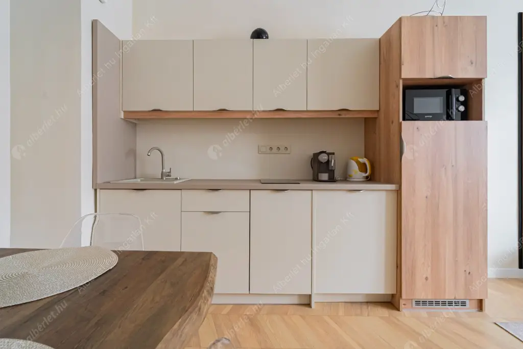 Kiadó albérlet 540000 Ft/hó áron: Budapest, VI. kerület  Dessewffy utca. Mérete: 60 nm, 3 szobás | Alberlet.hu - 6623369