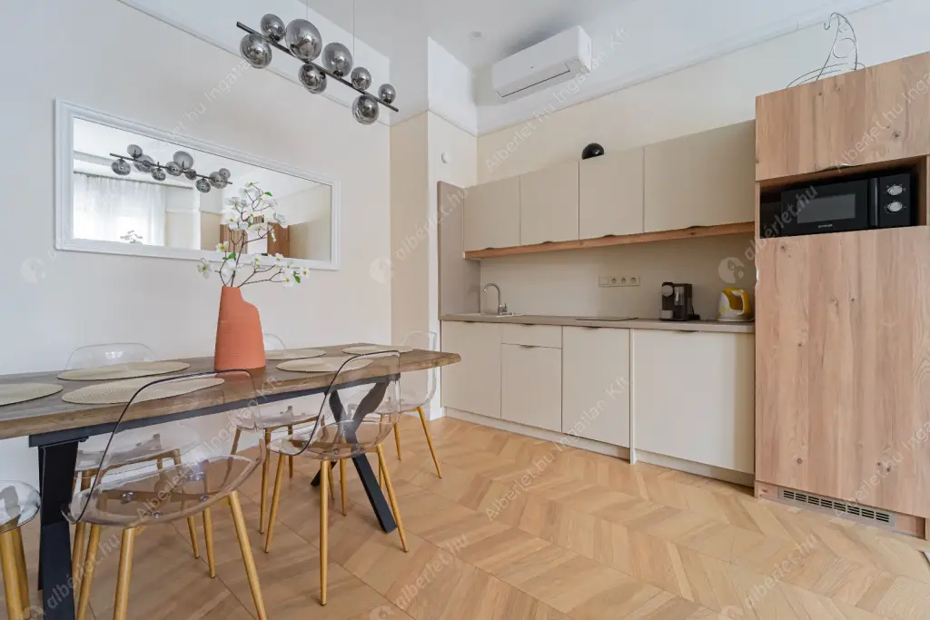 Kiadó albérlet 540000 Ft/hó áron: Budapest, VI. kerület  Dessewffy utca. Mérete: 60 nm, 3 szobás | Alberlet.hu - 6623370