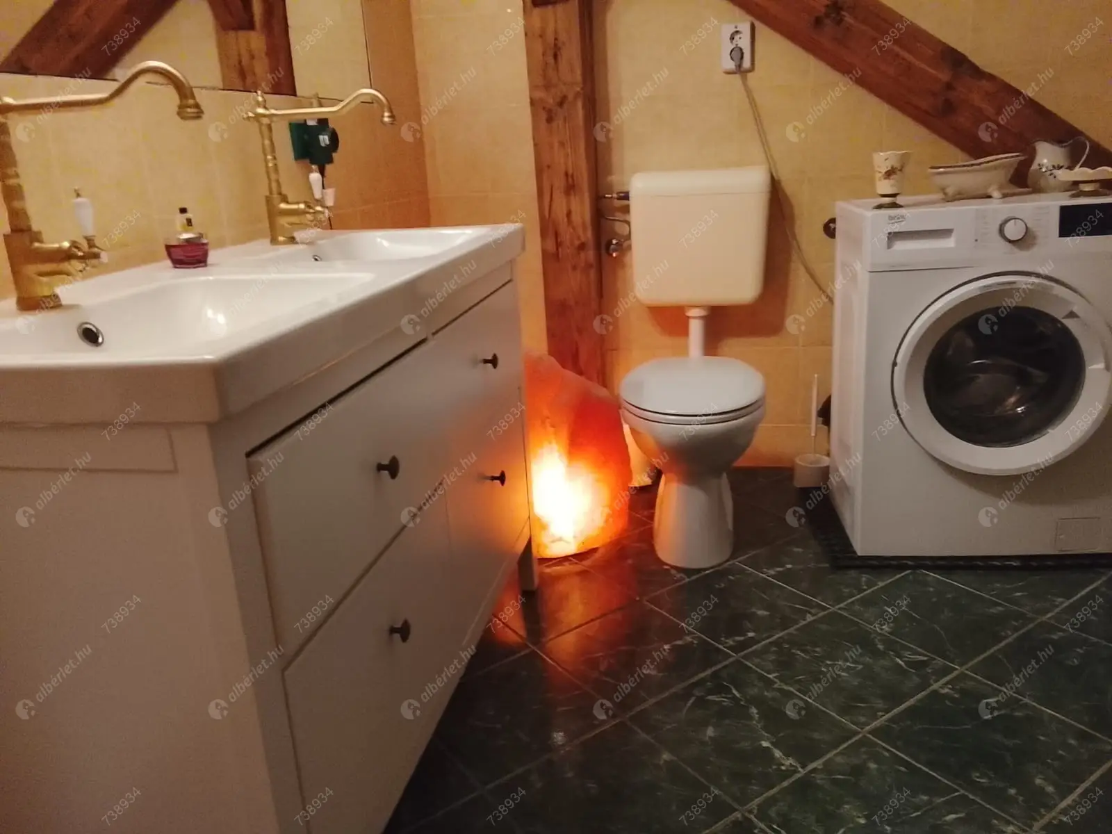 Kiadó albérlet 300000 Ft/hó áron: Budapest, VI. kerület  Dessewffy utca. Mérete: 80 nm, 2 szobás | Alberlet.hu - 6598888