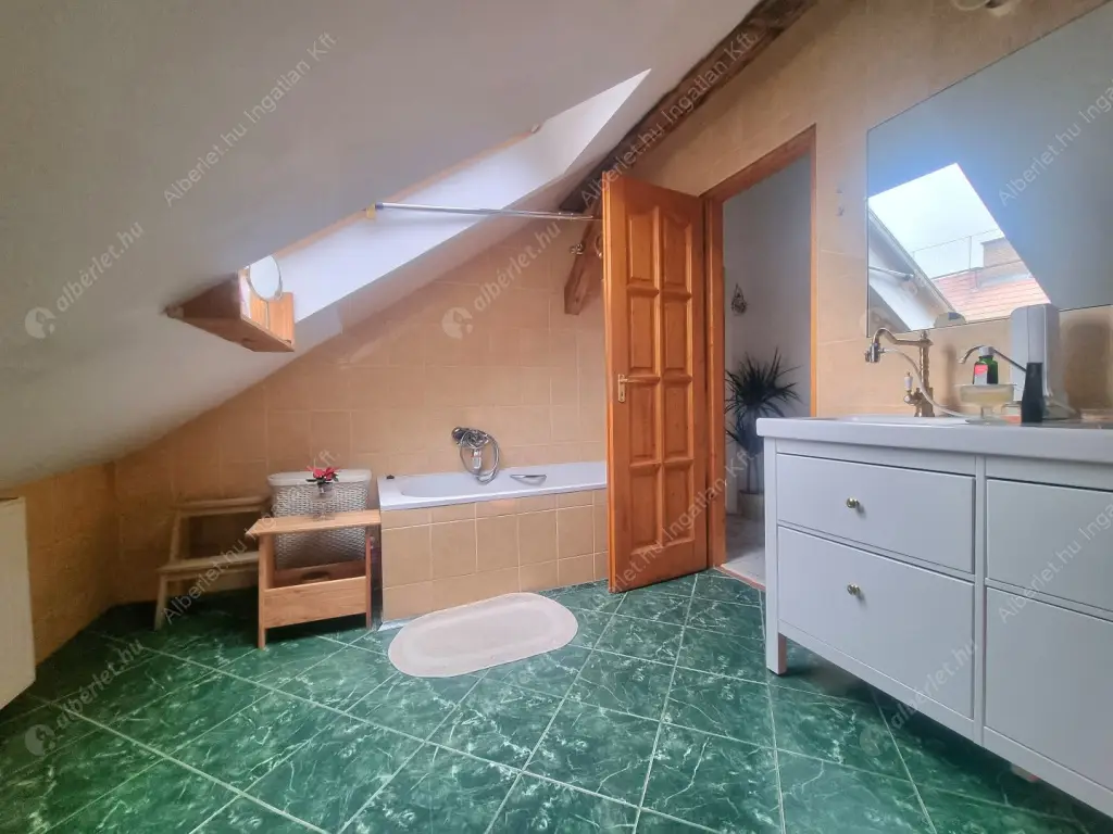 Kiadó albérlet 280000 Ft/hó áron: Budapest, VI. kerület  Dessewffy utca. Mérete: 80 nm, 3 szobás | Alberlet.hu - 6603194