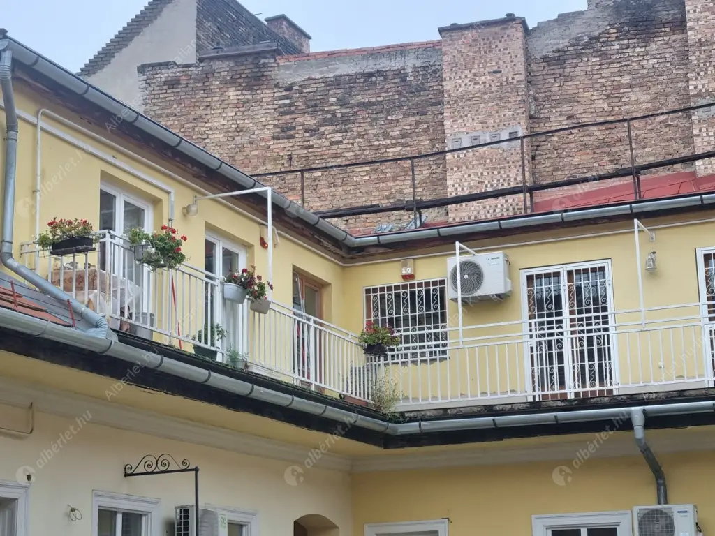 Kiadó albérlet 280000 Ft/hó áron: Budapest, VI. kerület  Dessewffy utca. Mérete: 80 nm, 3 szobás | Alberlet.hu - 6603214