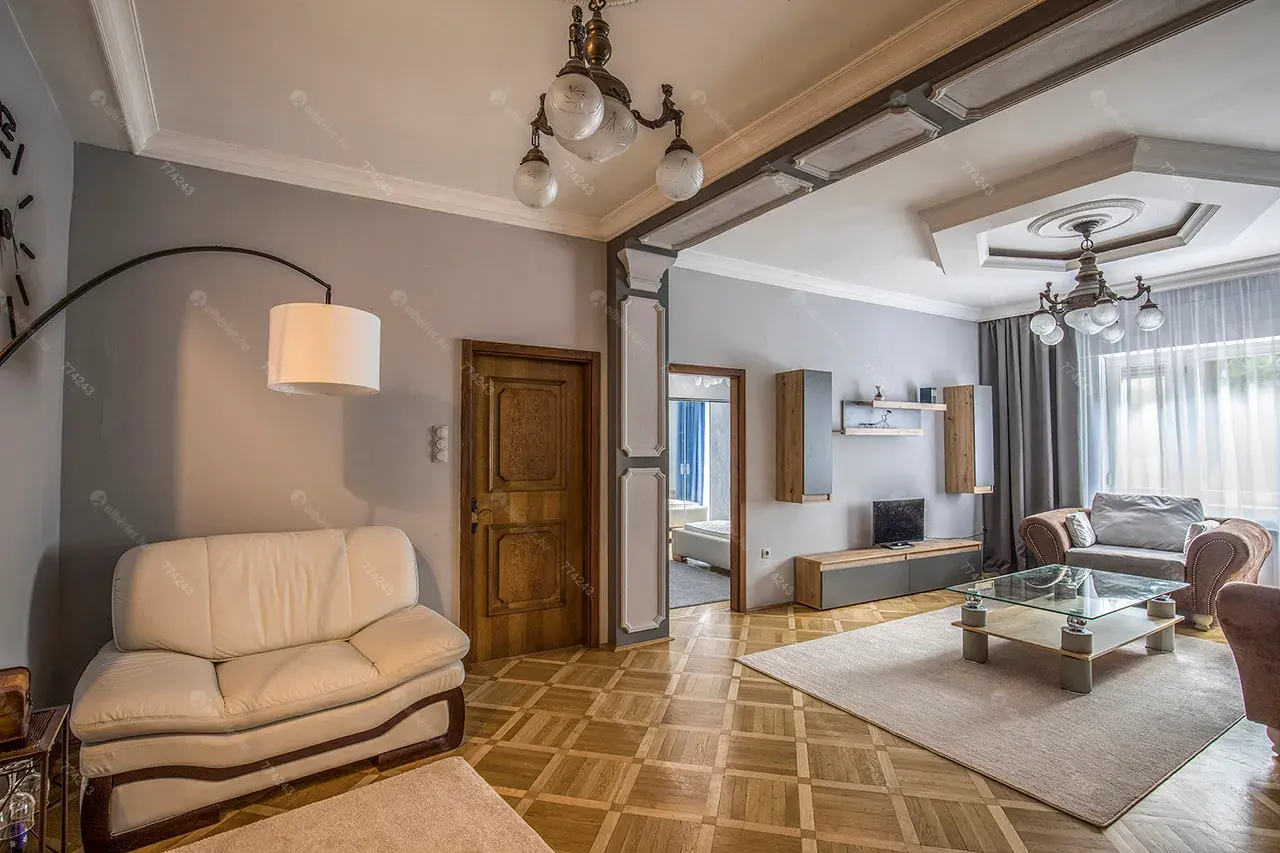 Kiadó albérlet 490000 Ft/hó áron: Budapest, VI. kerület  Dózsa György út. Mérete: 110 nm, 3 szobás | Alberlet.hu - 6645911