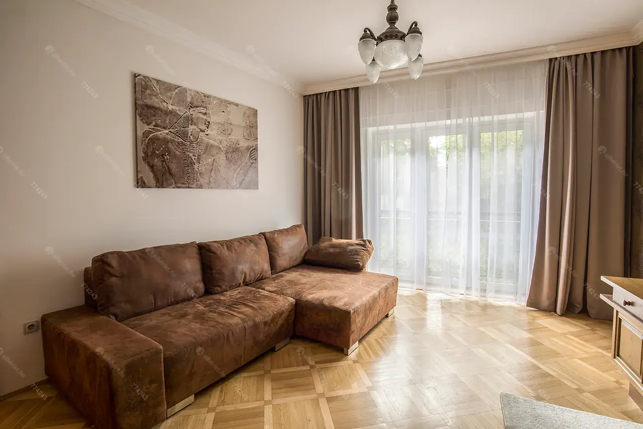 Kiadó albérlet 490000 Ft/hó áron: Budapest, VI. kerület  Dózsa György út. Mérete: 110 nm, 3 szobás | Alberlet.hu - 6645915