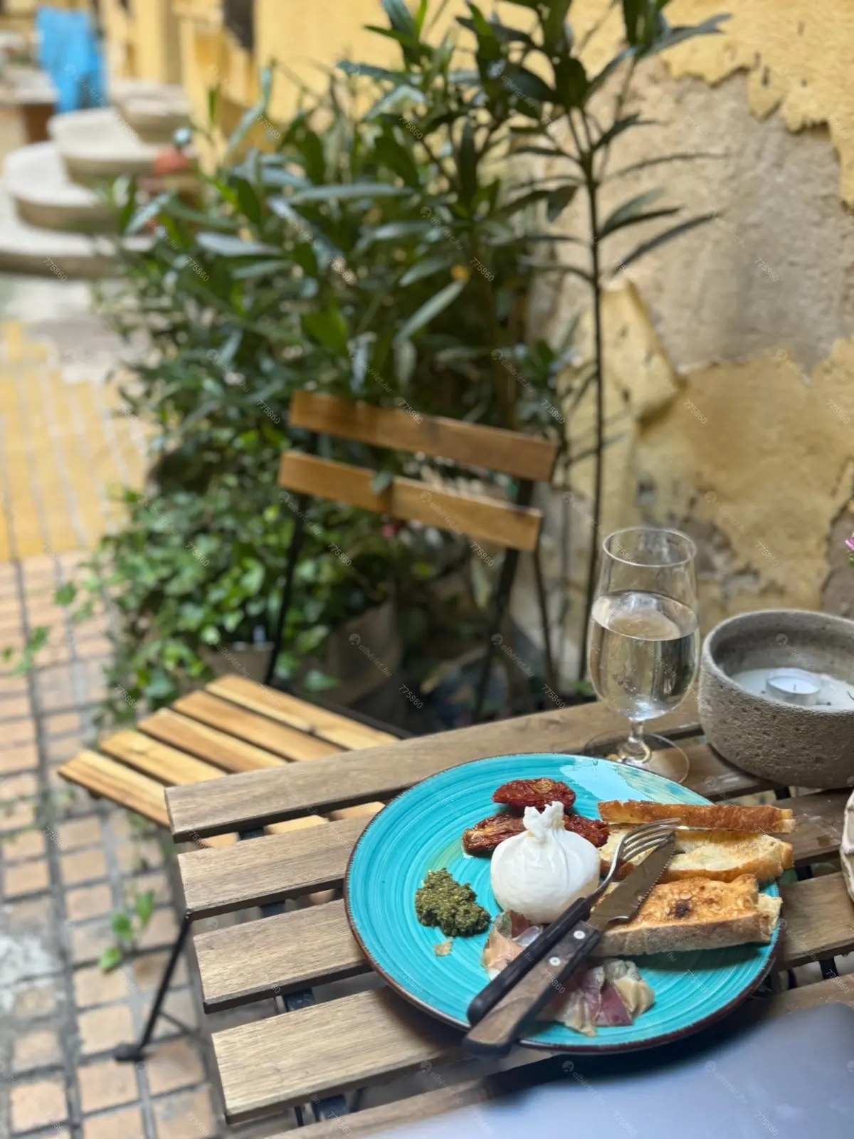 Kiadó albérlet 560000 Ft/hó áron: Budapest, VI. kerület  Eötvös utca. Mérete: 165 nm, 5 szobás | Alberlet.hu - 6675823