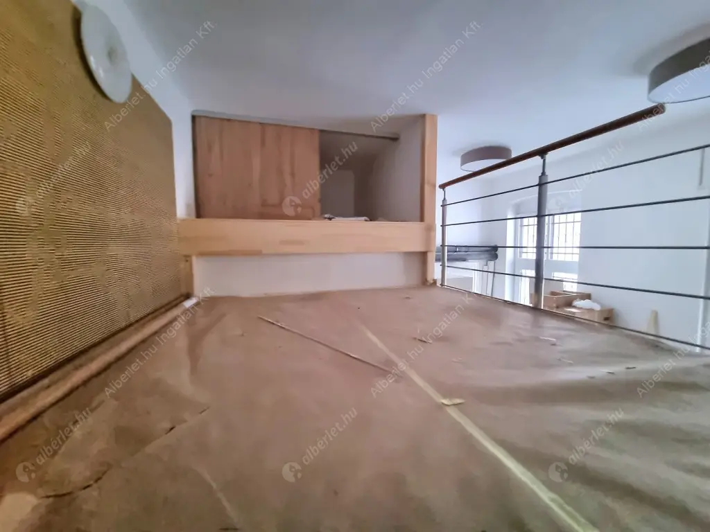 Kiadó albérlet 200000 Ft/hó áron: Budapest, VI. kerület  Eötvös utca. Mérete: 22 nm, 1 szobás | Alberlet.hu - 6581592