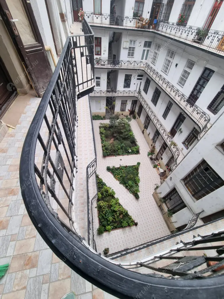 Kiadó albérlet 200000 Ft/hó áron: Budapest, VI. kerület  Eötvös utca. Mérete: 22 nm, 1 szobás | Alberlet.hu - 6581595