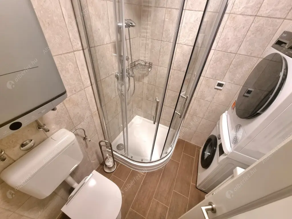 Kiadó albérlet 219000 Ft/hó áron: Budapest, VI. kerület  Eötvös utca. Mérete: 22 nm, 1 szobás | Alberlet.hu - 6619789