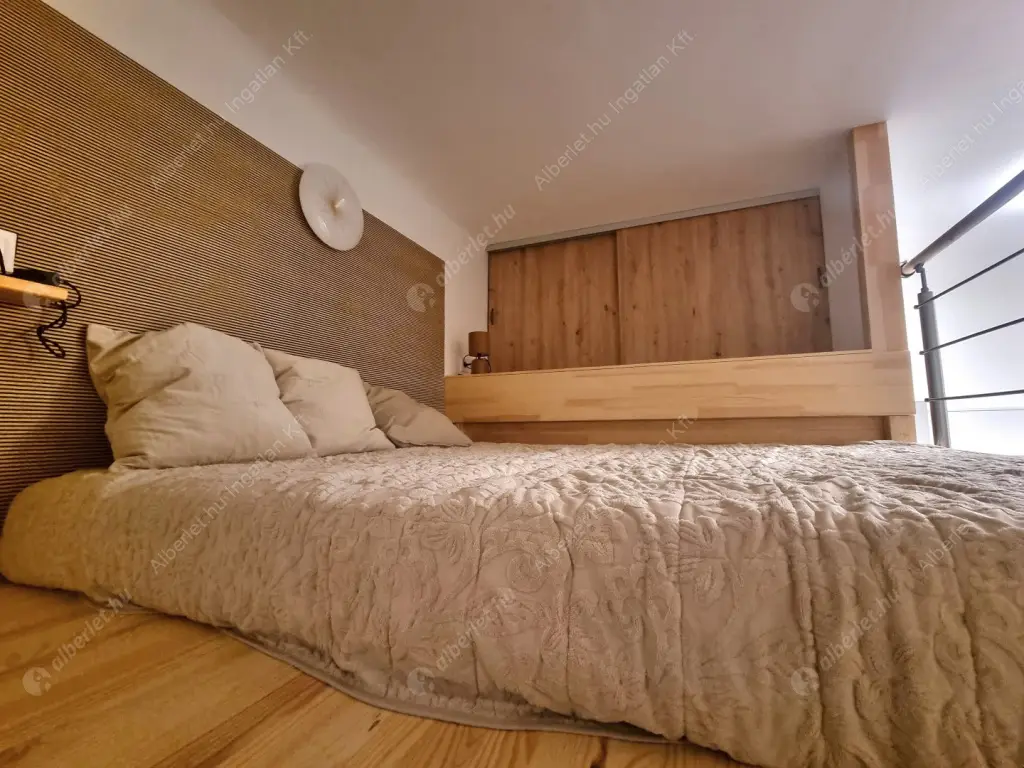 Kiadó albérlet 219000 Ft/hó áron: Budapest, VI. kerület  Eötvös utca. Mérete: 22 nm, 1 szobás | Alberlet.hu - 6619792