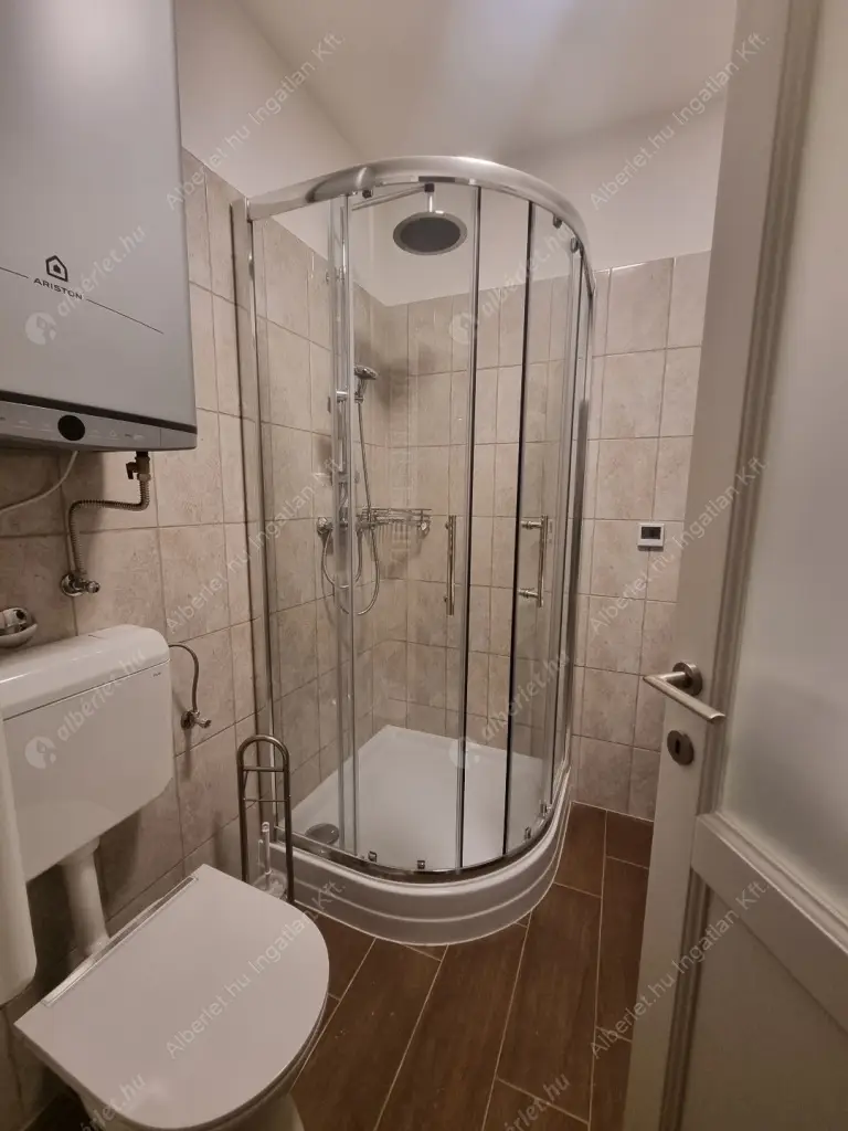 Kiadó albérlet 219000 Ft/hó áron: Budapest, VI. kerület  Eötvös utca. Mérete: 22 nm, 1 szobás | Alberlet.hu - 6619796