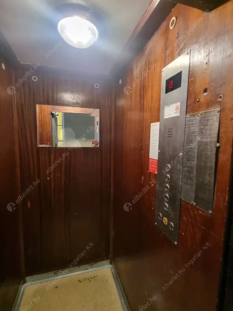 Kiadó albérlet 219000 Ft/hó áron: Budapest, VI. kerület  Eötvös utca. Mérete: 22 nm, 1 szobás | Alberlet.hu - 6619799