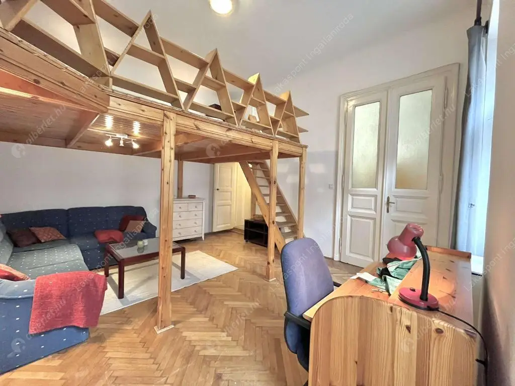 Kiadó albérlet 195000 Ft/hó áron: Budapest, VI. kerület  Eötvös utca. Mérete: 44 nm, 1 szobás | Alberlet.hu - 6555397