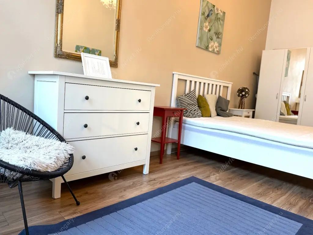 Kiadó albérlet 230000 Ft/hó áron: Budapest, VI. kerület  Eötvös utca. Mérete: 45 nm, 1 szobás | Alberlet.hu - 6579727