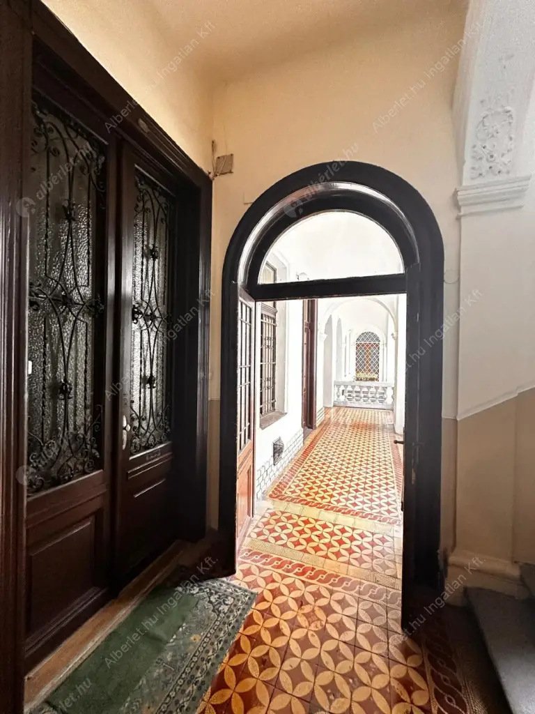 Kiadó albérlet 740000 Ft/hó áron: Budapest, VI. kerület  Eötvös utca. Mérete: 75 nm, 3 szobás | Alberlet.hu - 6615669