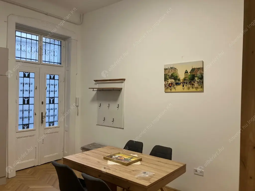 Kiadó albérlet 319000 Ft/hó áron: Budapest, VI. kerület  Eötvös utca. Mérete: 83 nm, 2 szobás | Alberlet.hu - 6615159