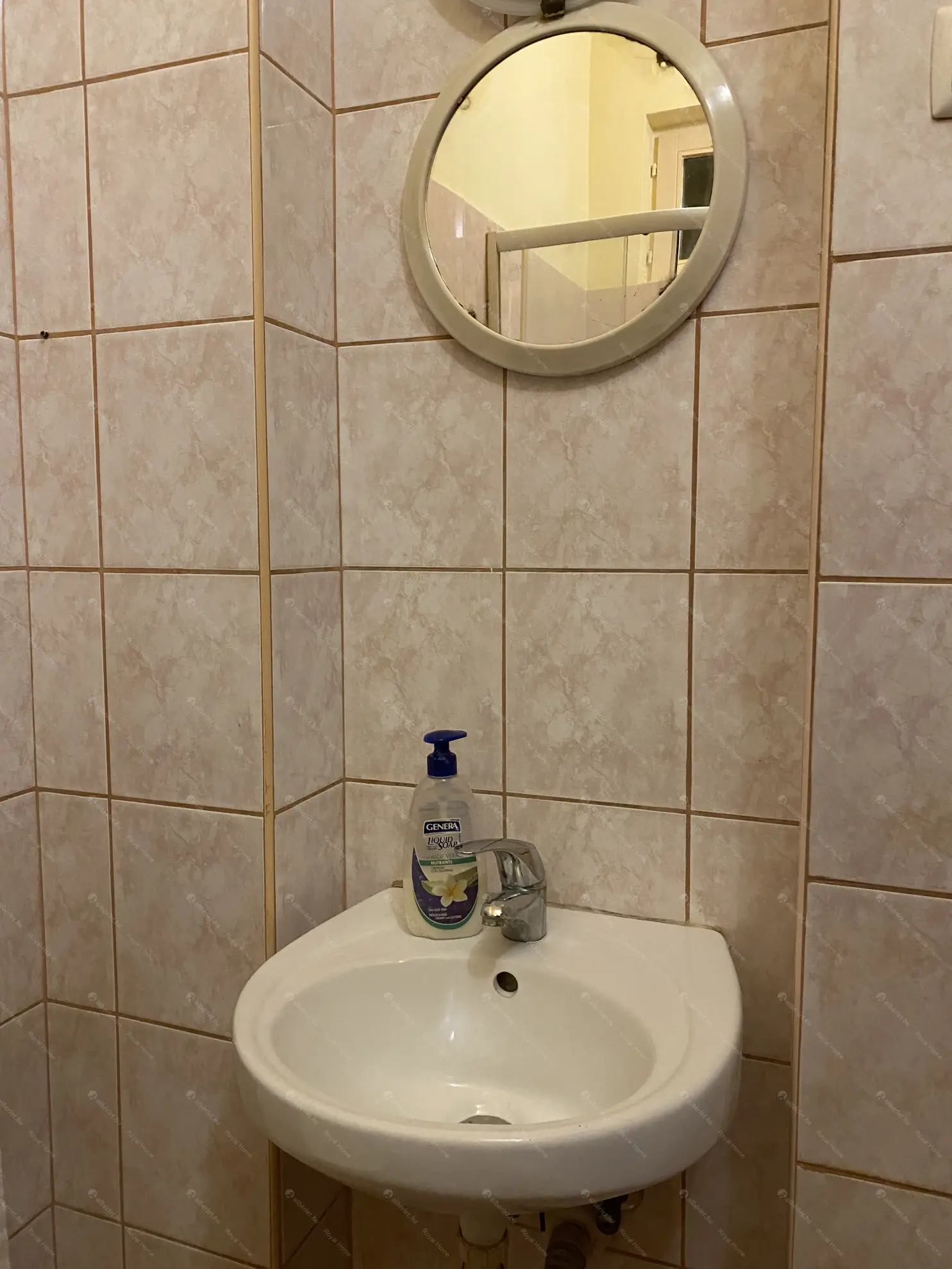 Kiadó albérlet 170000 Ft/hó áron: Budapest, VI. kerület  Felső erdősor. Mérete: 30 nm, 1 szobás | Alberlet.hu - 6572054