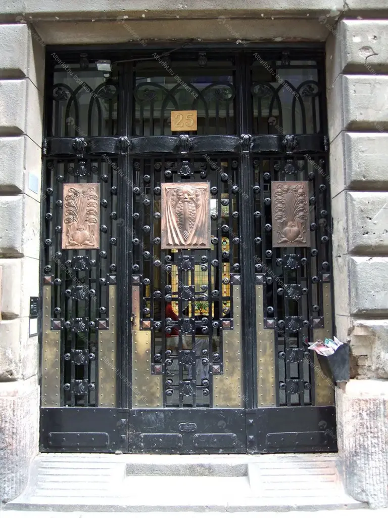 Kiadó albérlet 743000 Ft/hó áron: Budapest, VI. kerület  Hajós utca. Mérete: 120 nm, 4 szobás | Alberlet.hu - 6704294