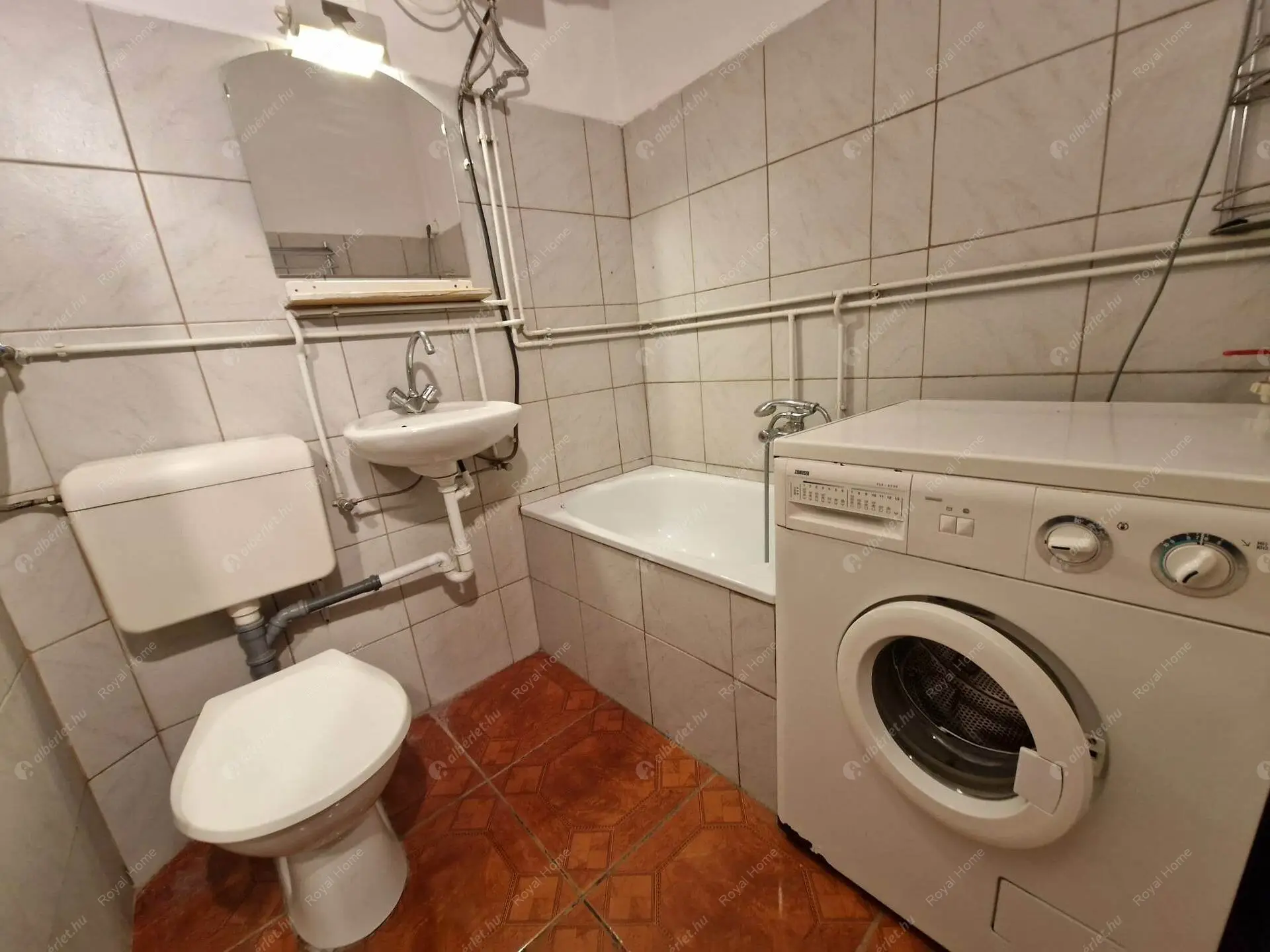 Kiadó albérlet 170000 Ft/hó áron: Budapest, VI. kerület  Hajós utca. Mérete: 28 nm, 1 szobás | Alberlet.hu - 5929491