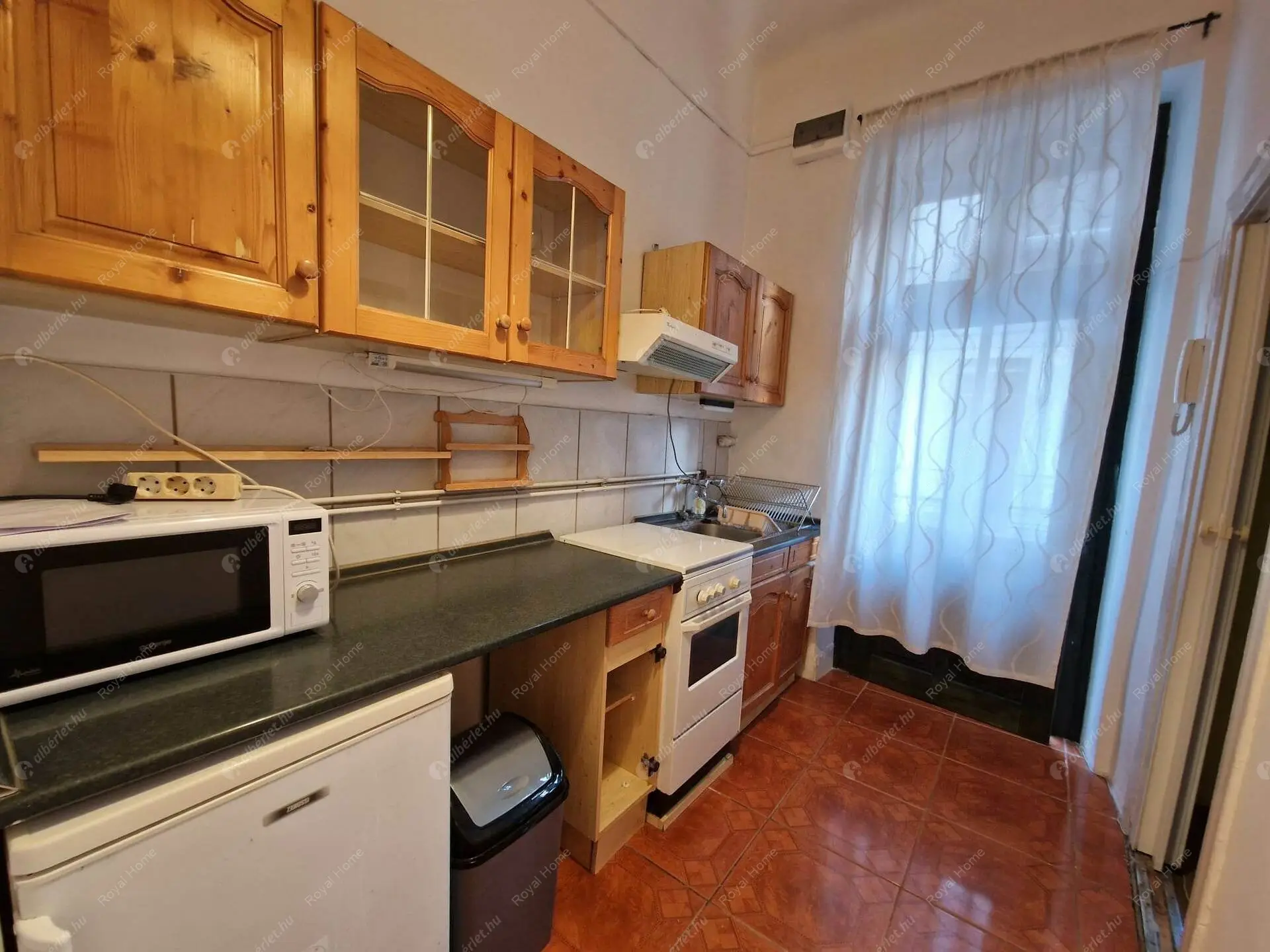 Kiadó albérlet 170000 Ft/hó áron: Budapest, VI. kerület  Hajós utca. Mérete: 28 nm, 1 szobás | Alberlet.hu - 5929496