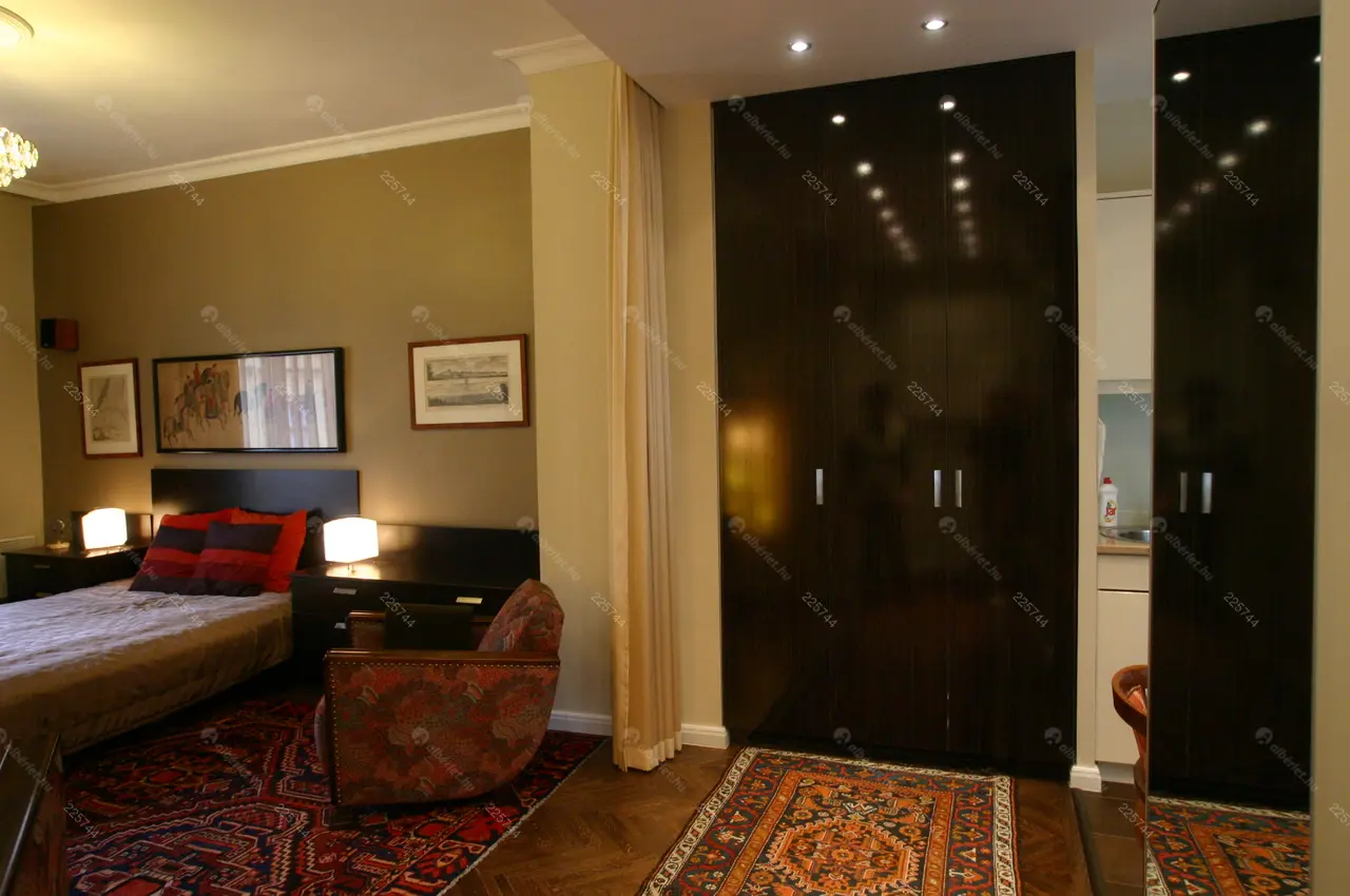 Kiadó albérlet 194000 Ft/hó áron: Budapest, VI. kerület  Hajós utca. Mérete: 35 nm, 1 szobás | Alberlet.hu - 4359808