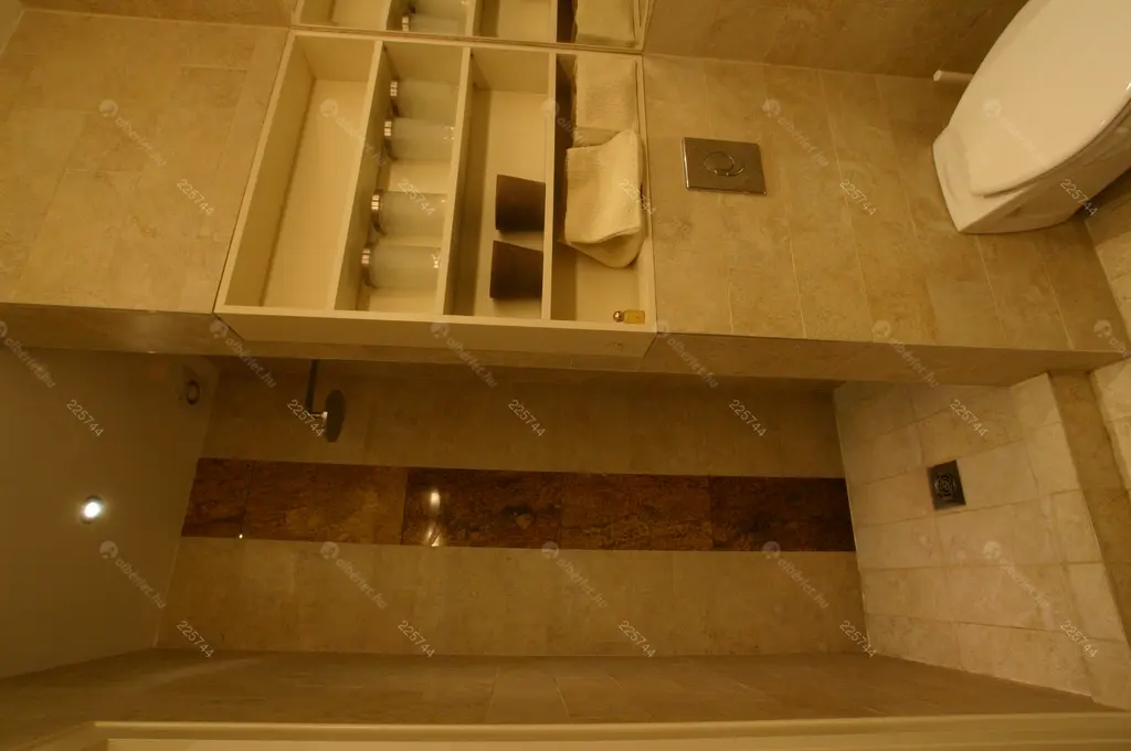 Kiadó albérlet 194000 Ft/hó áron: Budapest, VI. kerület  Hajós utca. Mérete: 35 nm, 1 szobás | Alberlet.hu - 4359809