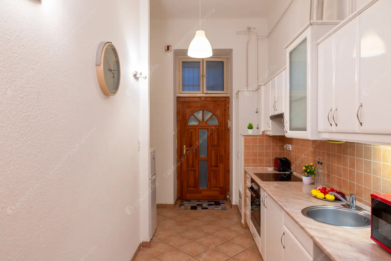 Kiadó albérlet 306000 Ft/hó áron: Budapest, VI. kerület  Hajós utca. Mérete: 54 nm, 2 szobás | Alberlet.hu - 6599706