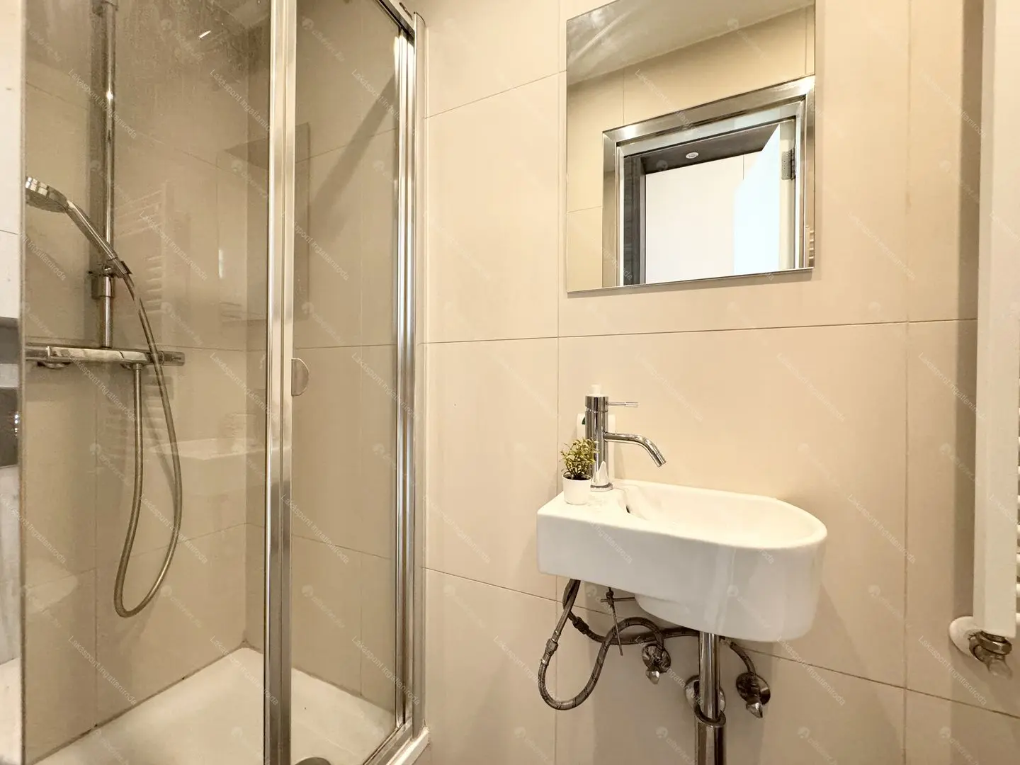 Kiadó albérlet 300000 Ft/hó áron: Budapest, VI. kerület  Hajós utca. Mérete: 54 nm, 2 szobás | Alberlet.hu - 6684922