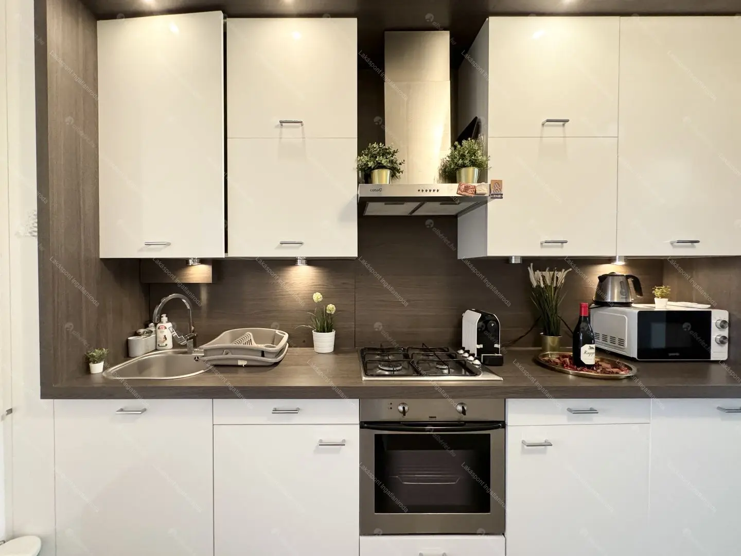 Kiadó albérlet 300000 Ft/hó áron: Budapest, VI. kerület  Hajós utca. Mérete: 54 nm, 2 szobás | Alberlet.hu - 6684924