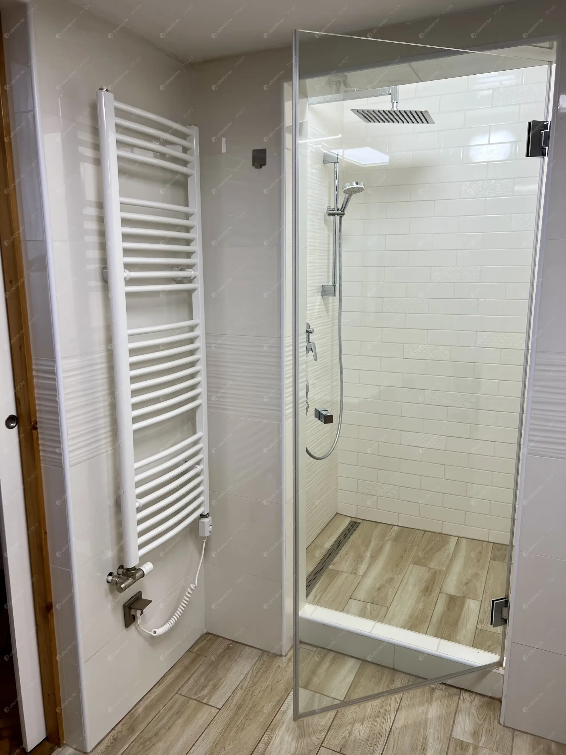 Kiadó albérlet 360000 Ft/hó áron: Budapest, VI. kerület  Hajós utca. Mérete: 64 nm, 3 szobás | Alberlet.hu - 6584030