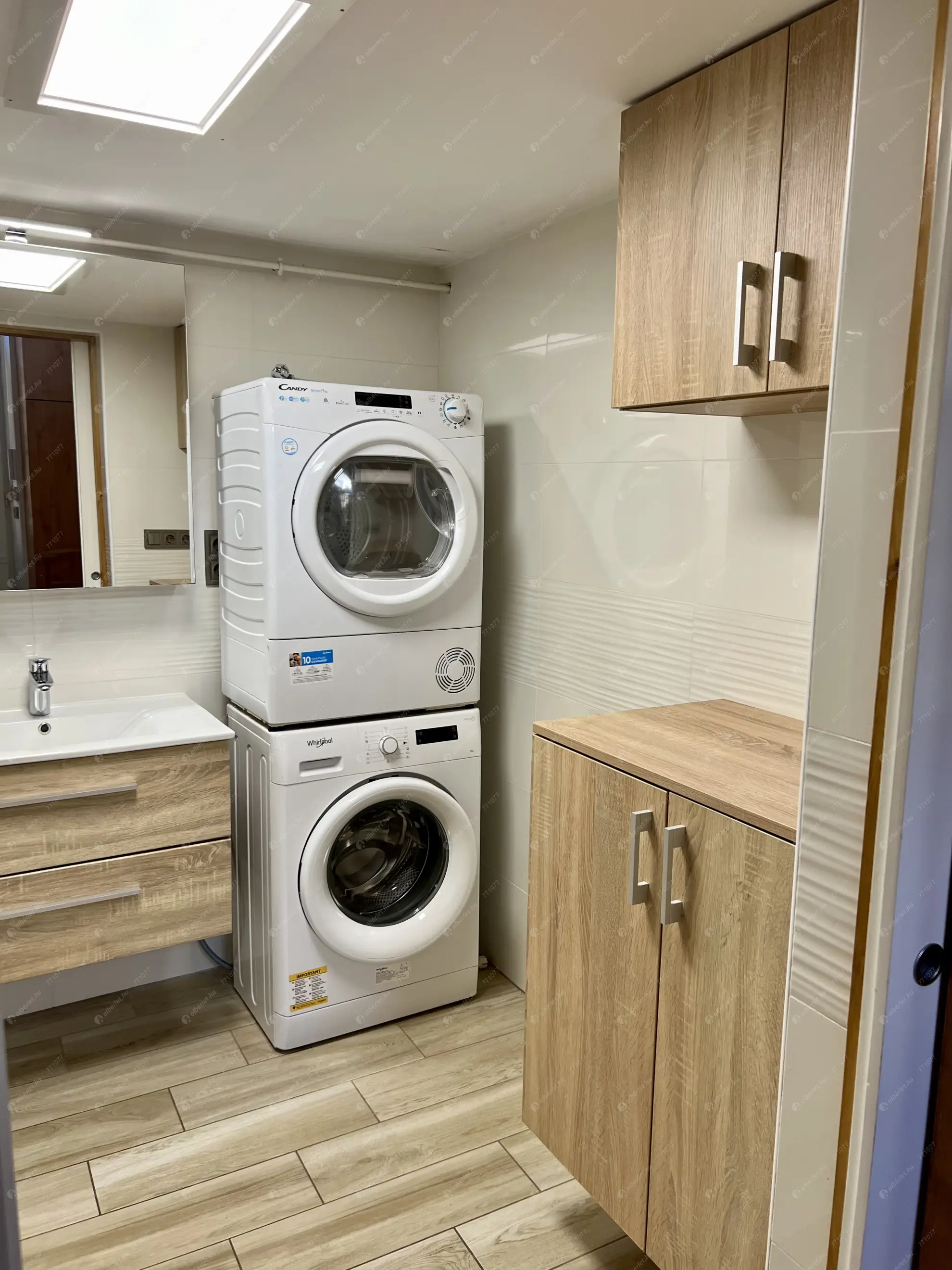 Kiadó albérlet 360000 Ft/hó áron: Budapest, VI. kerület  Hajós utca. Mérete: 64 nm, 3 szobás | Alberlet.hu - 6584032