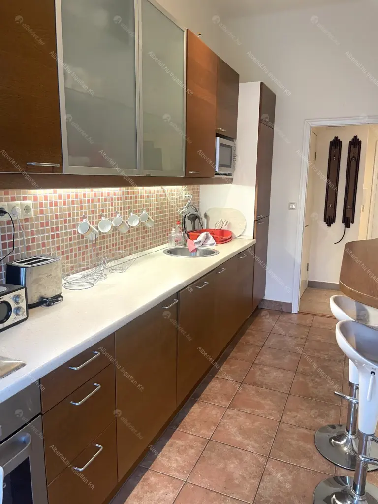 Kiadó albérlet 437000 Ft/hó áron: Budapest, VI. kerület  Hajós utca. Mérete: 75 nm, 3 szobás | Alberlet.hu - 6655612