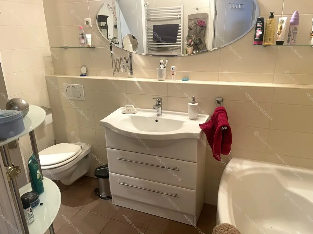 Kiadó albérlet 437000 Ft/hó áron: Budapest, VI. kerület  Hajós utca. Mérete: 75 nm, 3 szobás | Alberlet.hu - 6655613