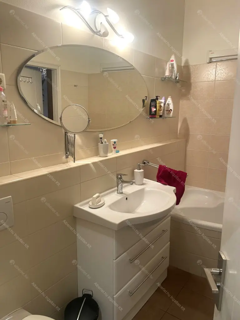 Kiadó albérlet 437000 Ft/hó áron: Budapest, VI. kerület  Hajós utca. Mérete: 75 nm, 3 szobás | Alberlet.hu - 6655614