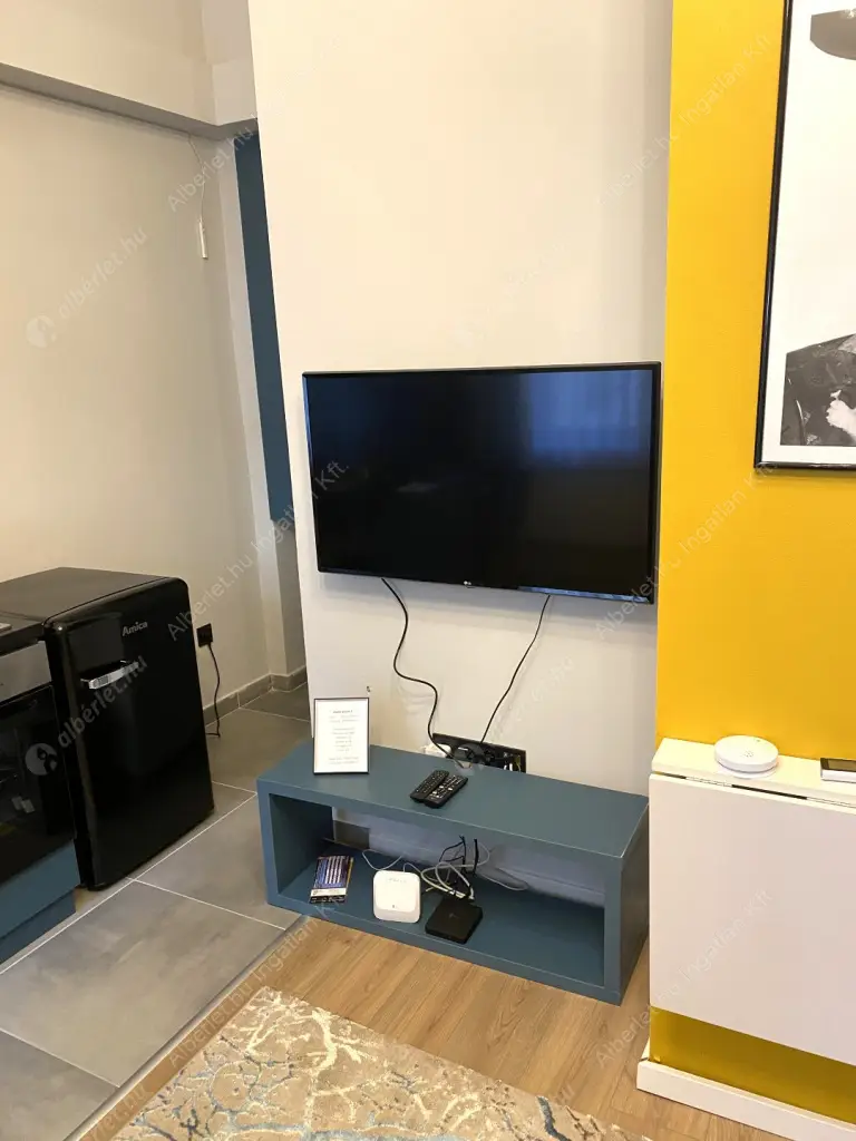 Kiadó albérlet 250000 Ft/hó áron: Budapest, VI. kerület  Hegedű utca. Mérete: 25 nm, 1 szobás | Alberlet.hu - 6600008