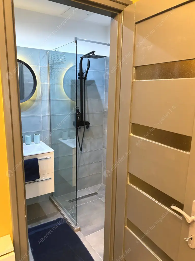 Kiadó albérlet 250000 Ft/hó áron: Budapest, VI. kerület  Hegedű utca. Mérete: 25 nm, 1 szobás | Alberlet.hu - 6600013