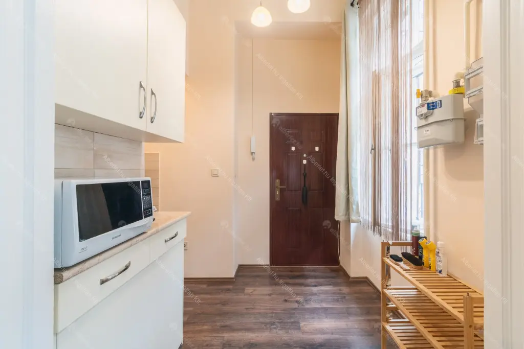 Kiadó albérlet 250000 Ft/hó áron: Budapest, VI. kerület  Hegedű utca. Mérete: 34 nm, 1 szobás | Alberlet.hu - 6648977