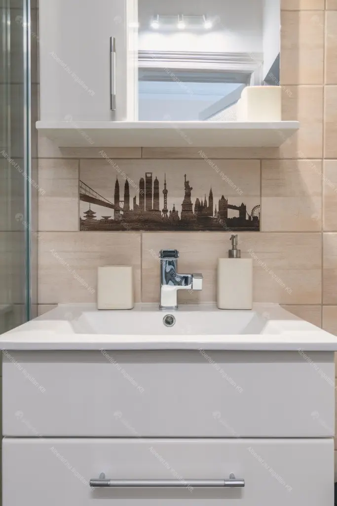 Kiadó albérlet 250000 Ft/hó áron: Budapest, VI. kerület  Hegedű utca. Mérete: 34 nm, 1 szobás | Alberlet.hu - 6648987