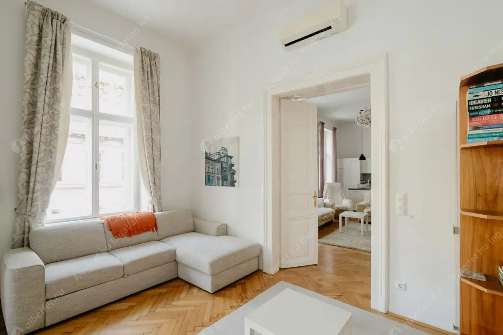 Kiadó albérlet 385000 Ft/hó áron: Budapest, VI. kerület  Hunyadi tér. Mérete: 104 nm, 3 szobás | Alberlet.hu - 6616918