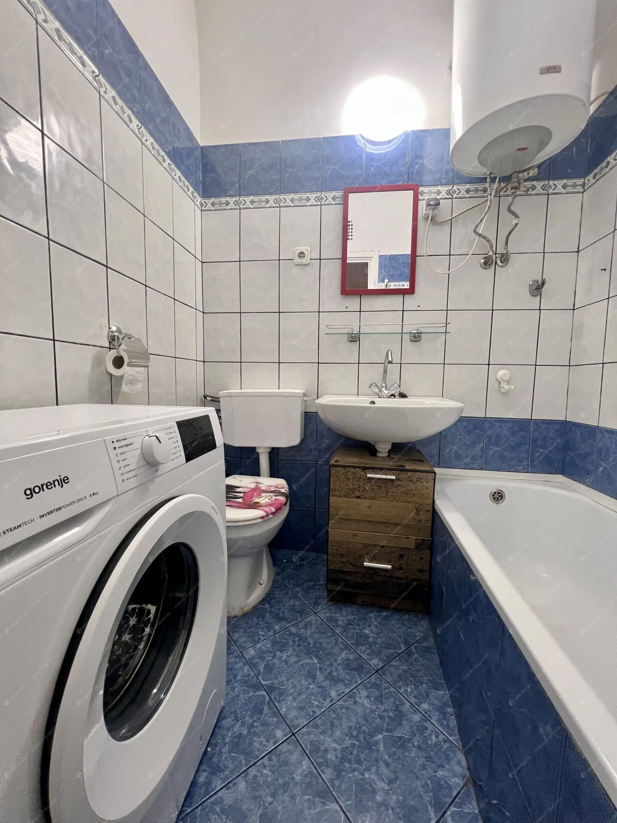 Kiadó albérlet 150000 Ft/hó áron: Budapest, VI. kerület  Hunyadi tér. Mérete: 24 nm, 1 szobás | Alberlet.hu - 6553616