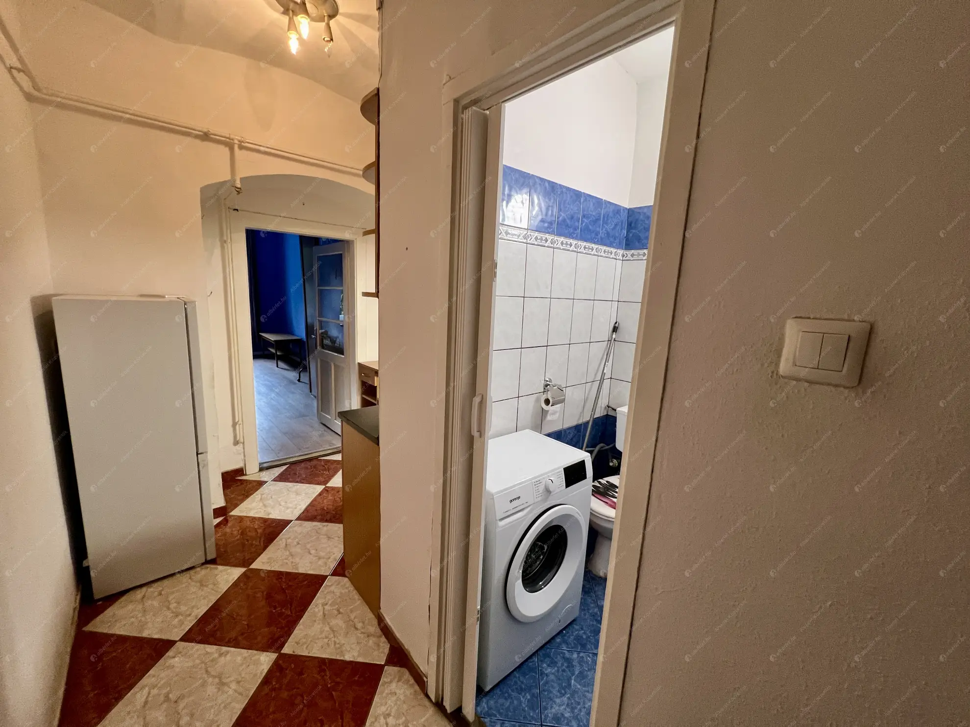 Kiadó albérlet 150000 Ft/hó áron: Budapest, VI. kerület  Hunyadi tér. Mérete: 24 nm, 1 szobás | Alberlet.hu - 6553618