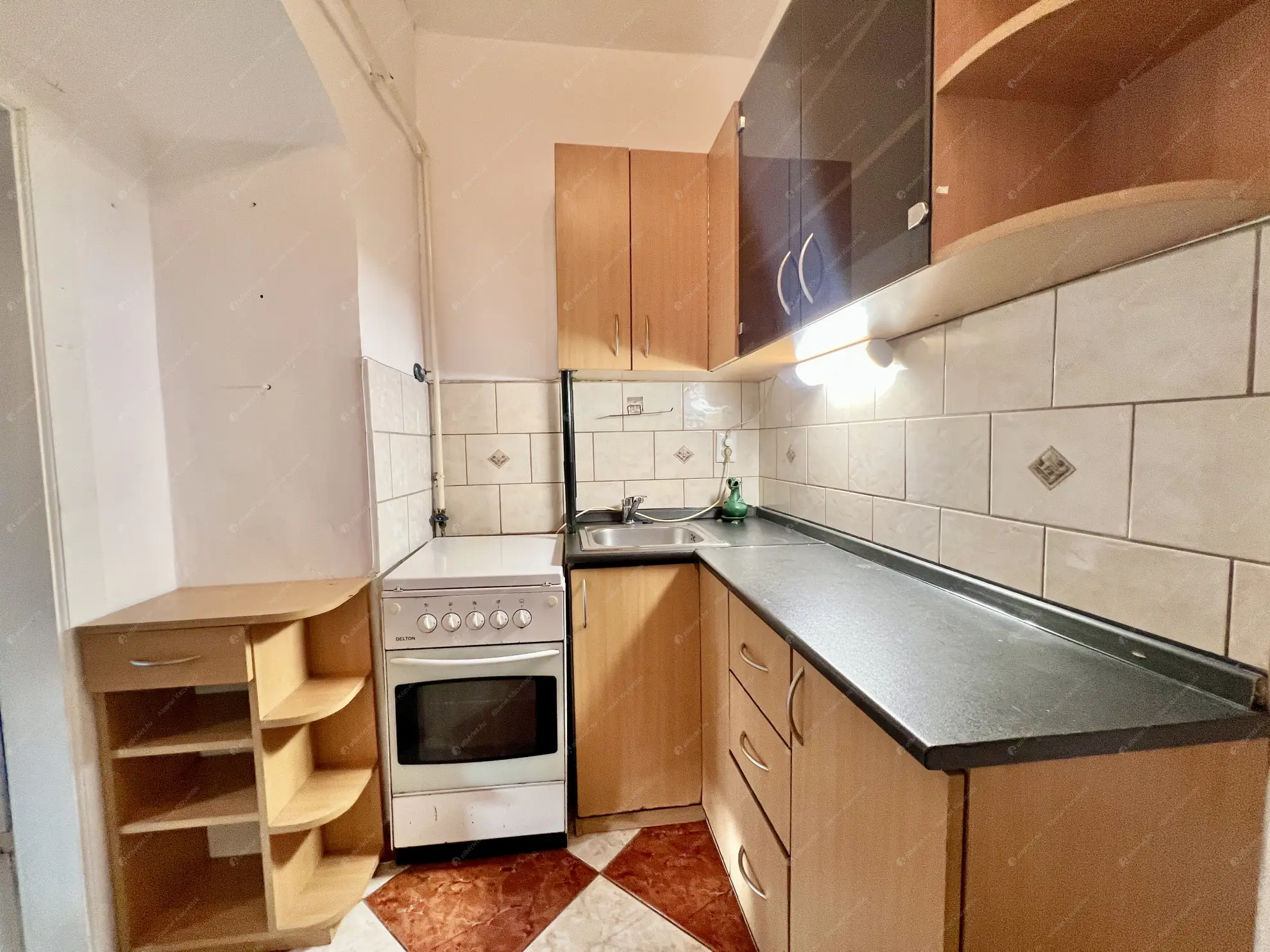 Kiadó albérlet 150000 Ft/hó áron: Budapest, VI. kerület  Hunyadi tér. Mérete: 24 nm, 1 szobás | Alberlet.hu - 6553619