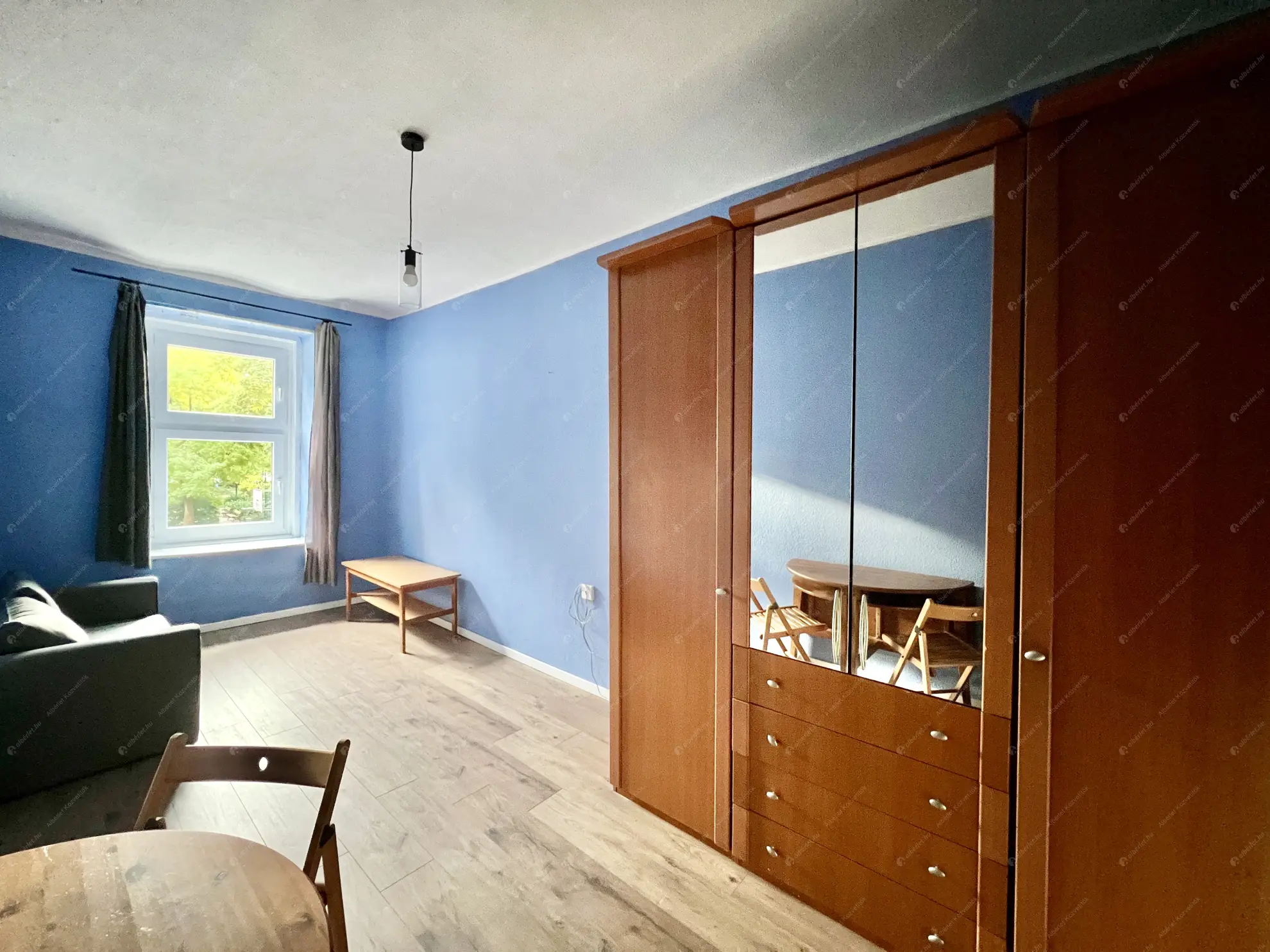 Kiadó albérlet 150000 Ft/hó áron: Budapest, VI. kerület  Hunyadi tér. Mérete: 24 nm, 1 szobás | Alberlet.hu - 6553624