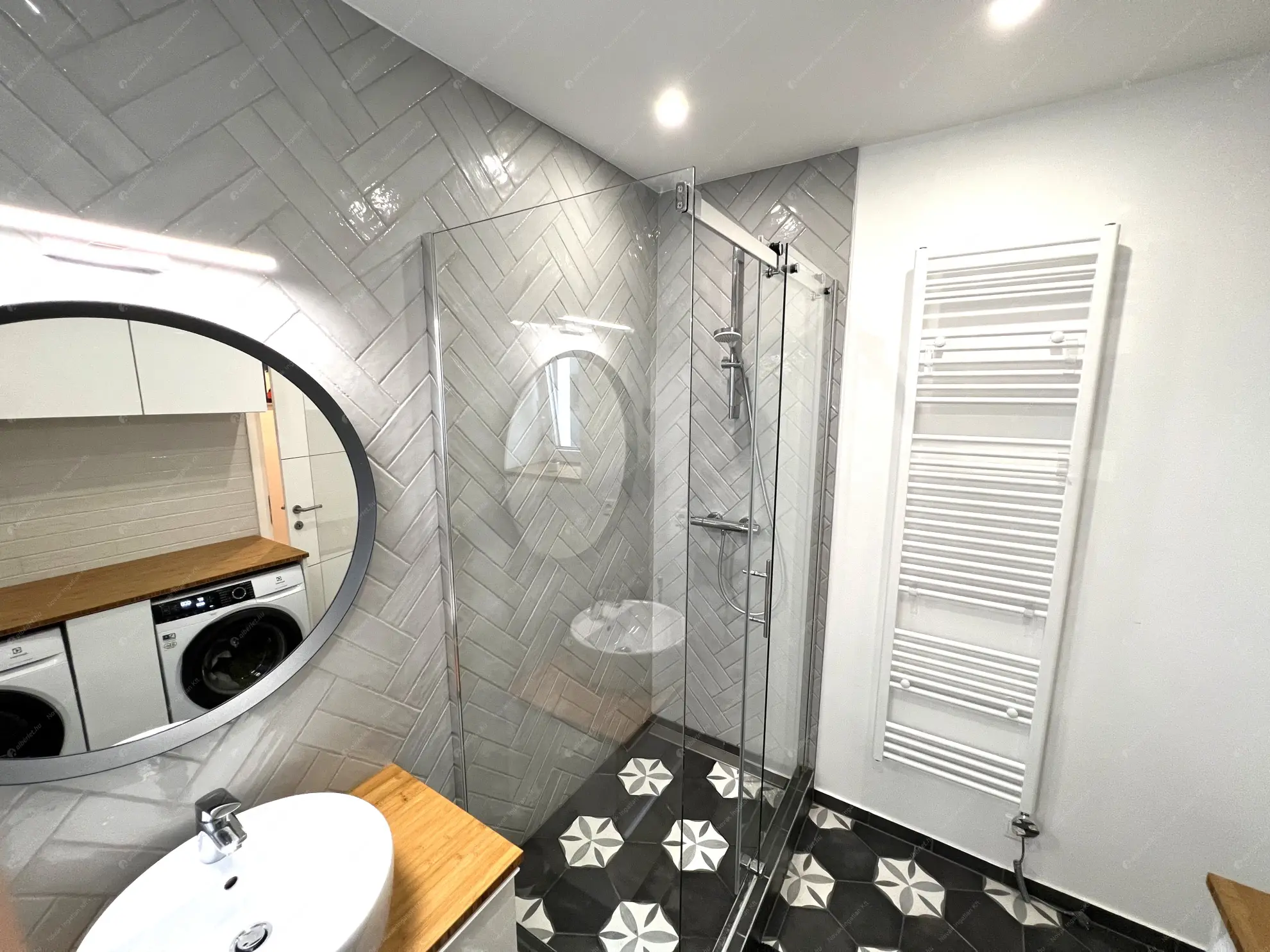 Kiadó albérlet 400000 Ft/hó áron: Budapest, VI. kerület  Hunyadi tér. Mérete: 73 nm, 3 szobás | Alberlet.hu - 6637646