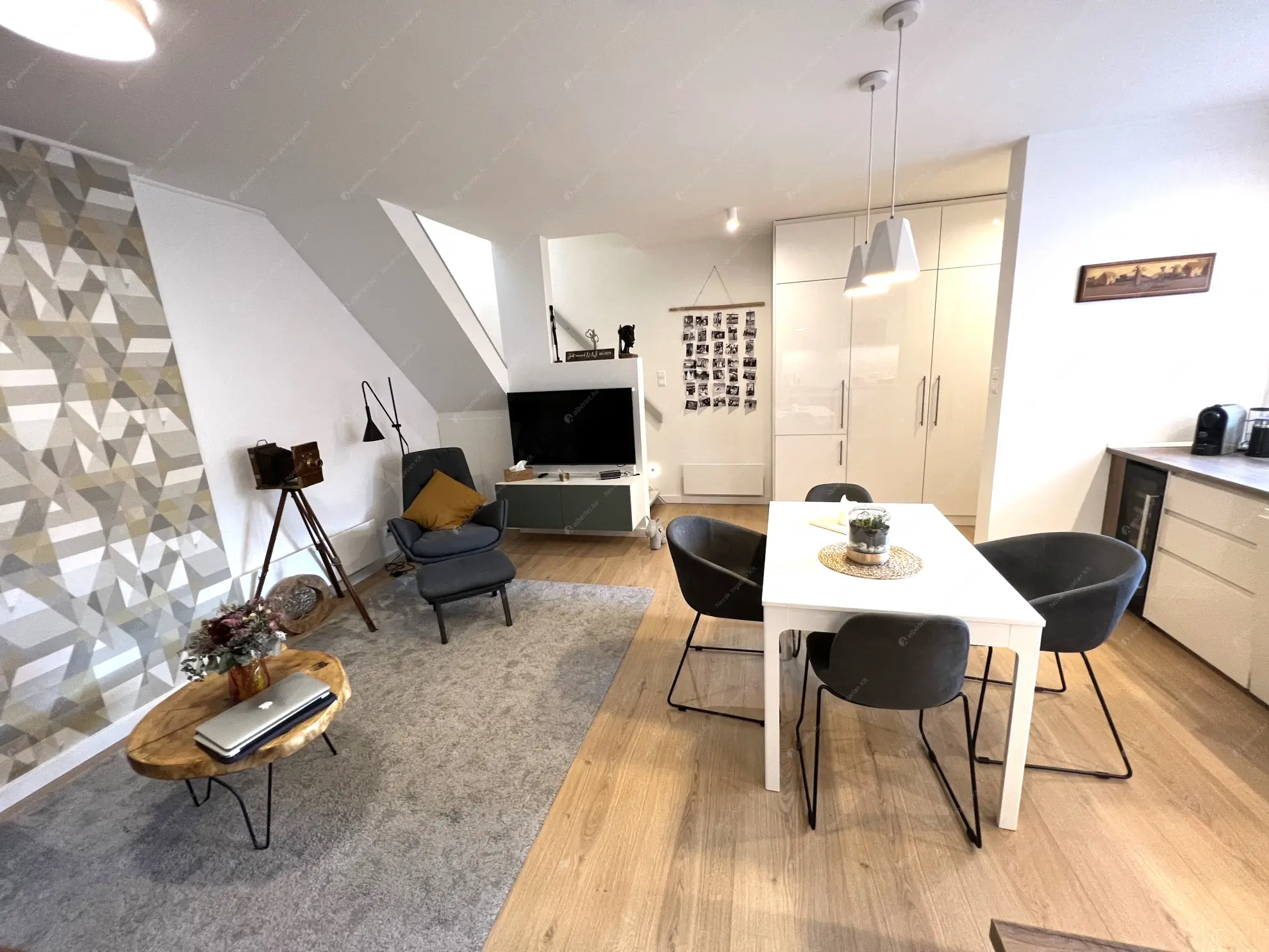 Kiadó albérlet 400000 Ft/hó áron: Budapest, VI. kerület  Hunyadi tér. Mérete: 73 nm, 3 szobás | Alberlet.hu - 6637648