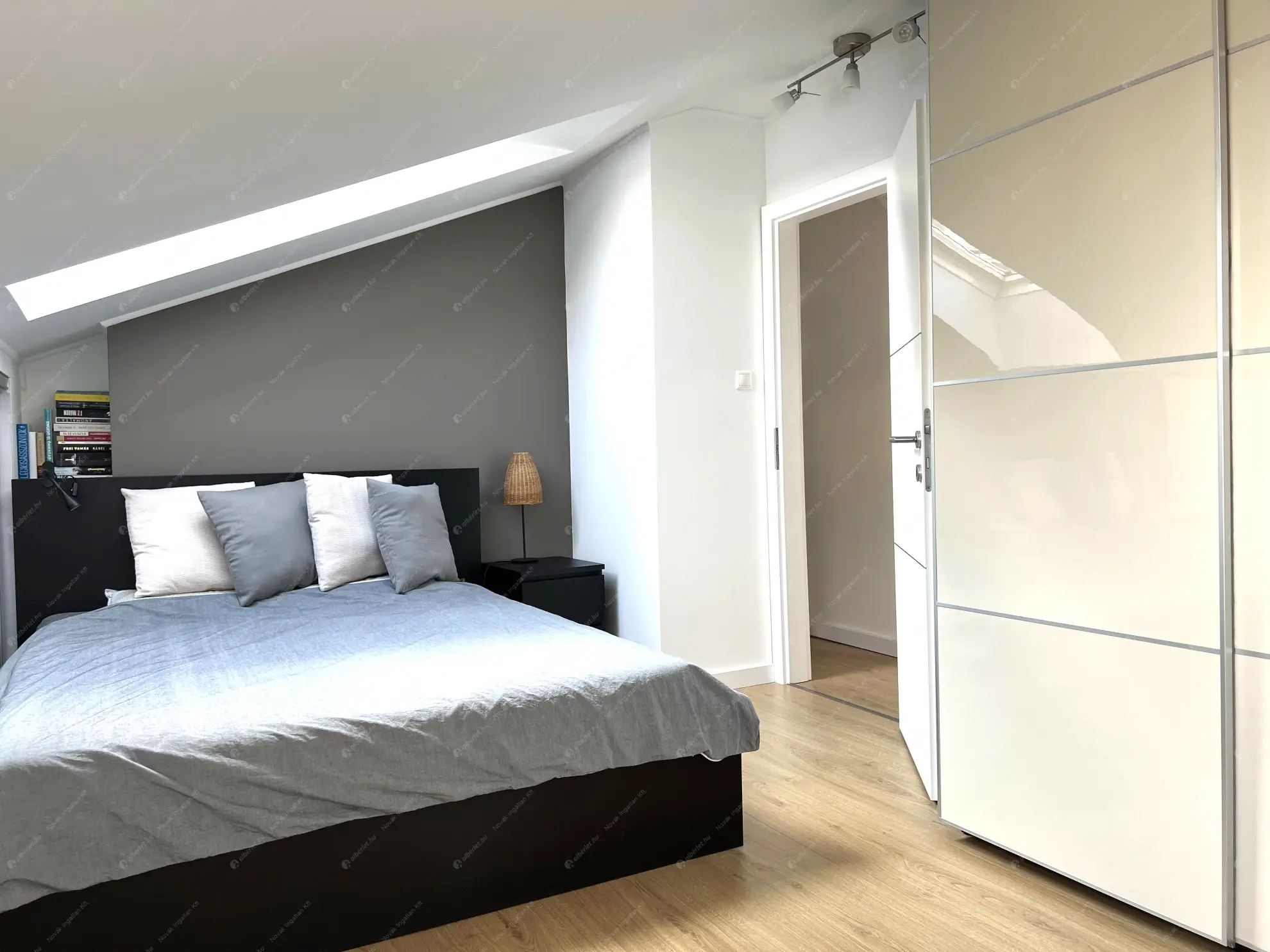 Kiadó albérlet 400000 Ft/hó áron: Budapest, VI. kerület  Hunyadi tér. Mérete: 73 nm, 3 szobás | Alberlet.hu - 6637653