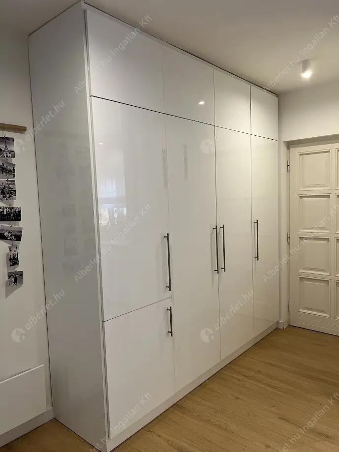 Kiadó albérlet 400000 Ft/hó áron: Budapest, VI. kerület  Hunyadi tér. Mérete: 75 nm, 3 szobás | Alberlet.hu - 6636927