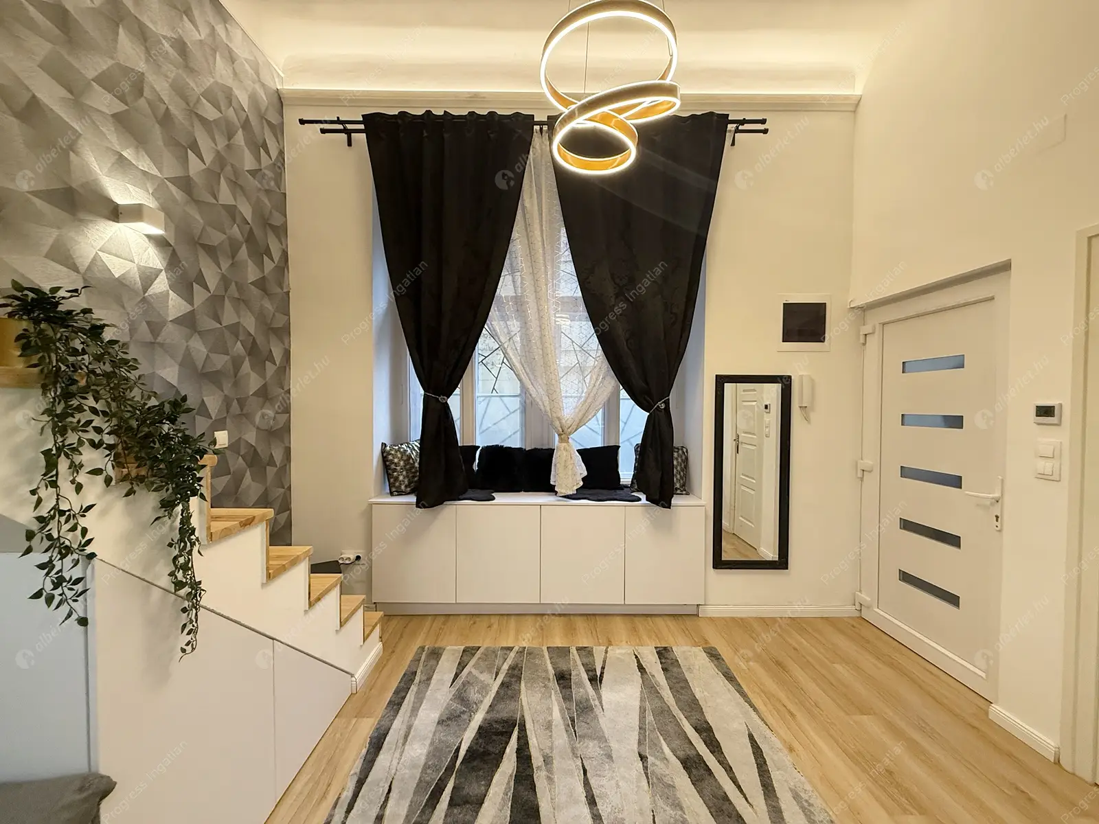 Kiadó albérlet 230000 Ft/hó áron: Budapest, VI. kerület  Izabella utca. Mérete: 25 nm, 1 szobás | Alberlet.hu - 6602228