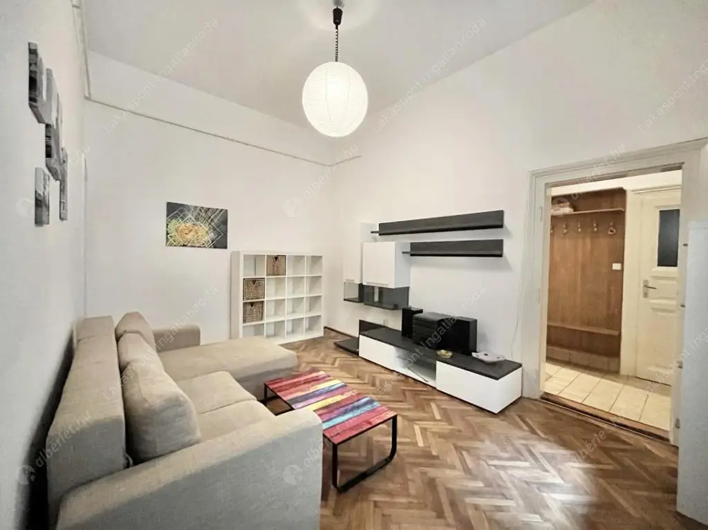 Kiadó albérlet 230000 Ft/hó áron: Budapest, VI. kerület  Izabella utca. Mérete: 61 nm, 2 szobás | Alberlet.hu - 6603344