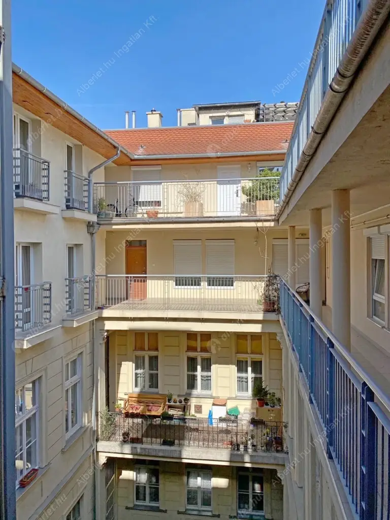 Kiadó albérlet 280000 Ft/hó áron: Budapest, VI. kerület  Izabella utca. Mérete: 62 nm, 1 szobás | Alberlet.hu - 6598050